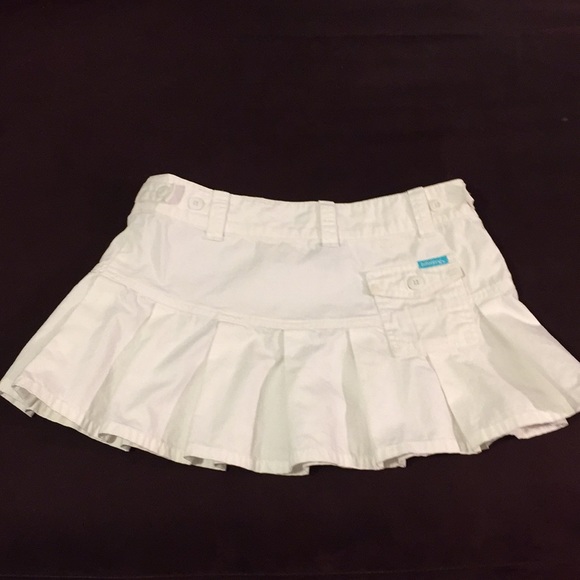 Pleated White Skirt - Picture 4 of 8